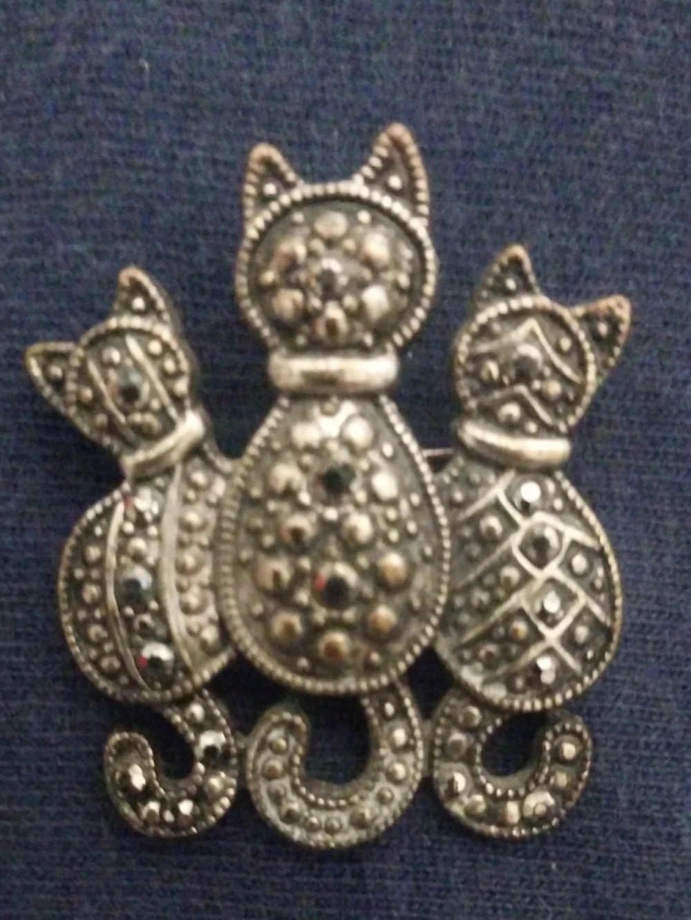 Silver-Tone Three Cat Brooch Pin - Decorative Pet Jewelry